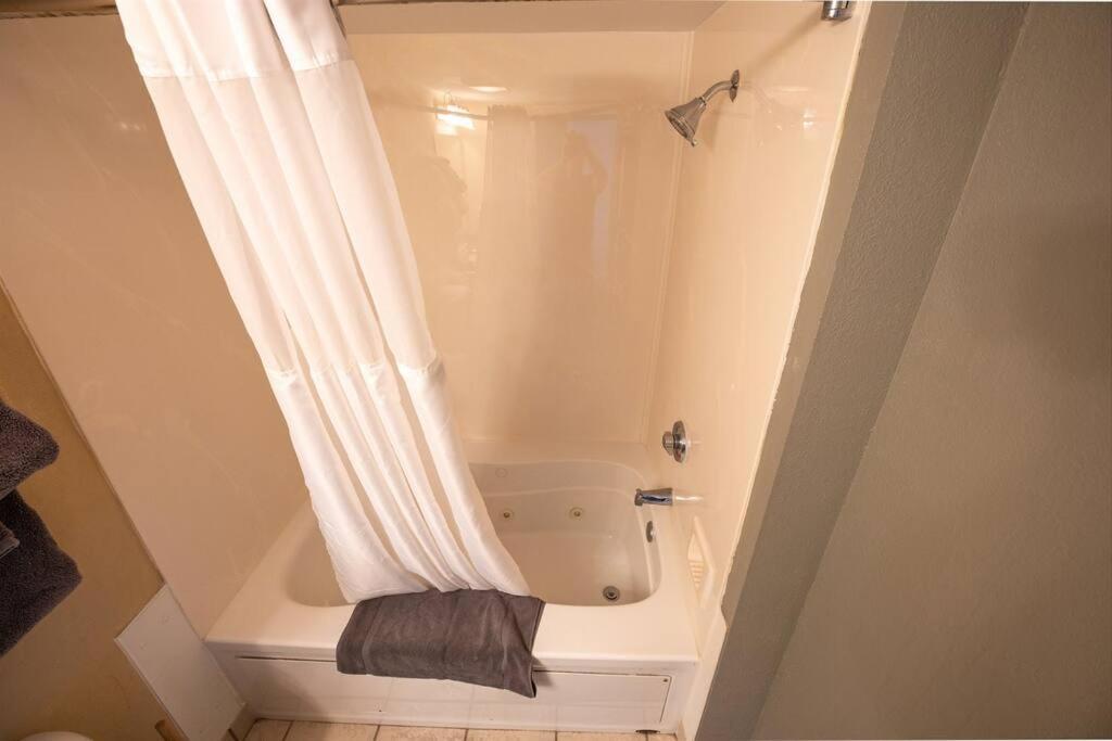 Villa Baywatch Renovated, Unobstructed Oceanfront Views! Myrtle Beach Exterior foto